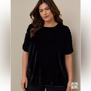 NWT Torrid Velvet Tunic Top Plus Size 4X Ruched Sleeve NWT In Black